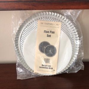 Pampered Chef Flan Pan set of 2 with recipe and instruction book #170 never used